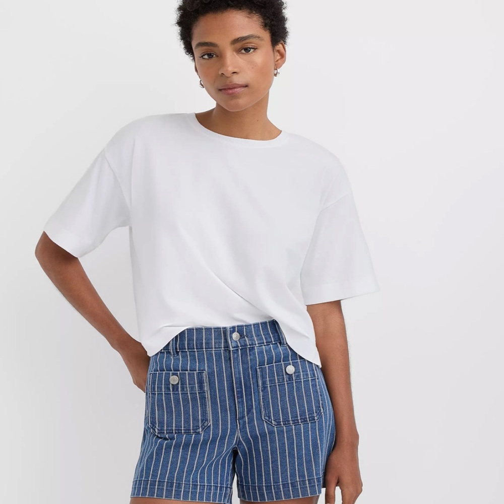 White short sleeves classic tee. NWT